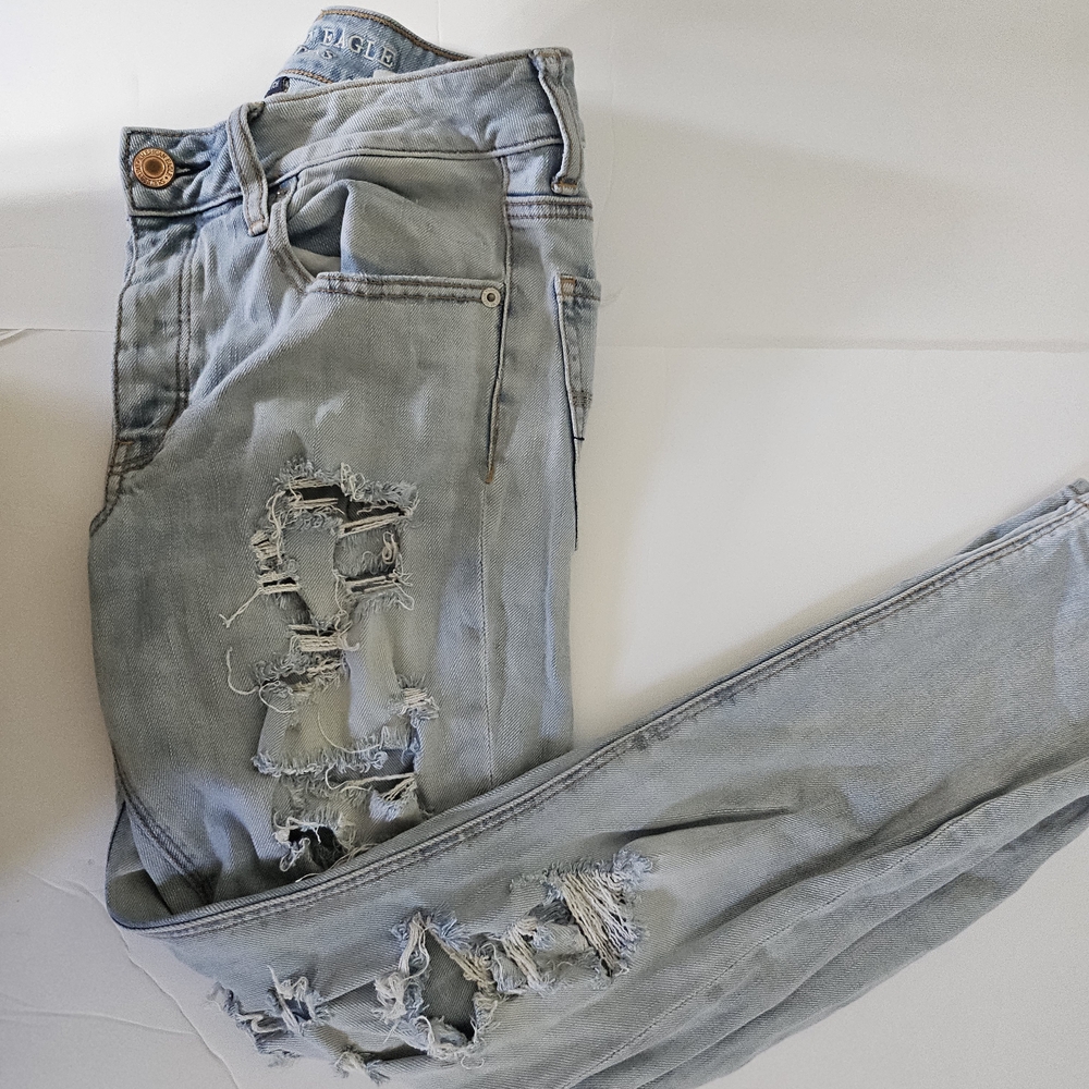 American Eagle Outfitters Distresse-Light Blue Stretch Straight Jeans Size 2